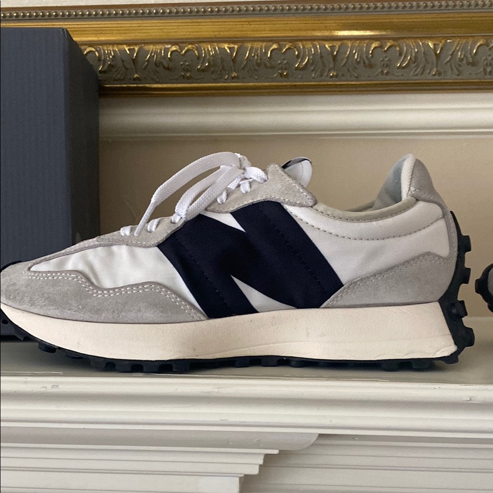 New Balance COOL White and Black Sneakers; Size 9;Very Comfortable